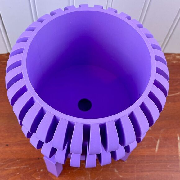 The Daso Indoor Planter Pot with Drainage Tray & Stand, Houseplants - Picture 3 of 10